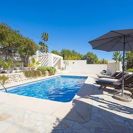 Benavero Boutique Style Within Fenced Tropical Garden Villa