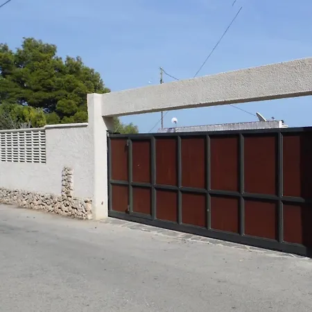 Villa Benavero Boutique Style Within Fenced Tropical Garden Calpe